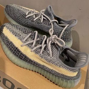YEEZY BOOST 350 SIZE 7